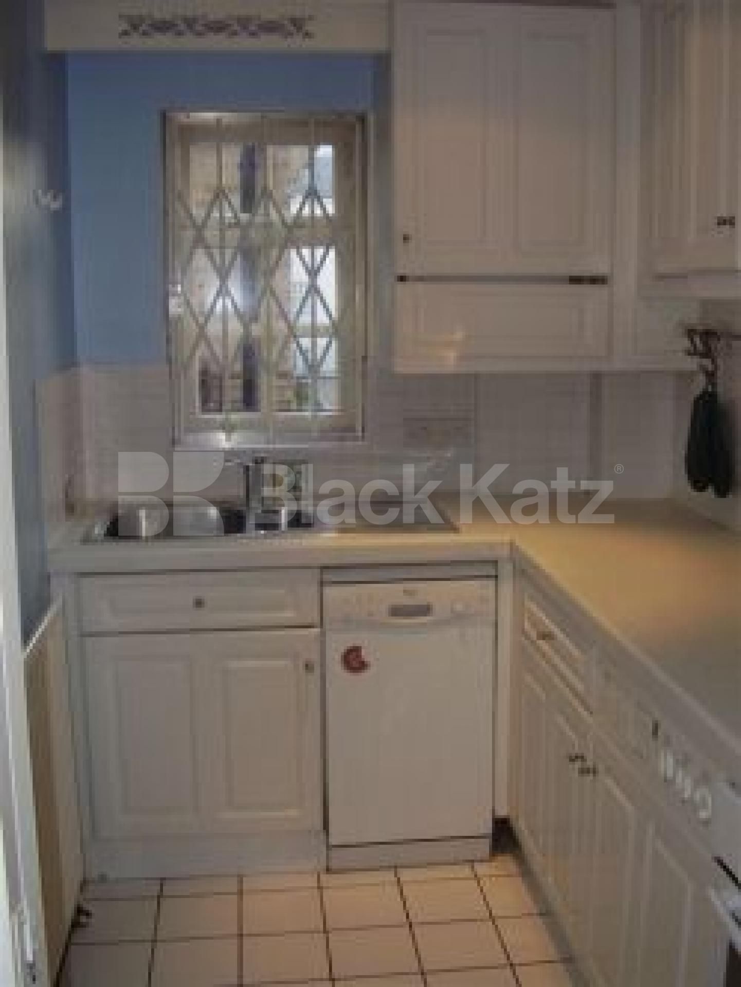 			2 Bedroom, 1 bath, 1 reception Flat			 Albany Mews, BARNSBURY N1 N1